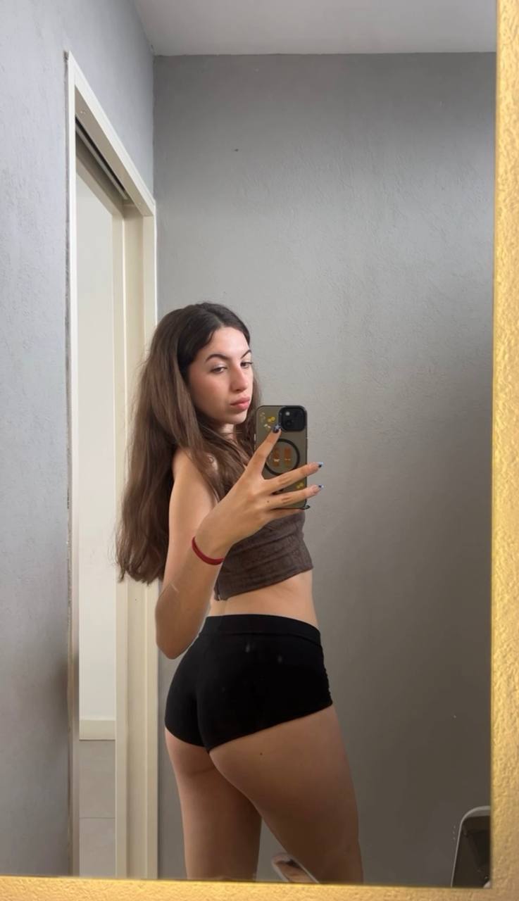 Amber in her underwear in Amritsar