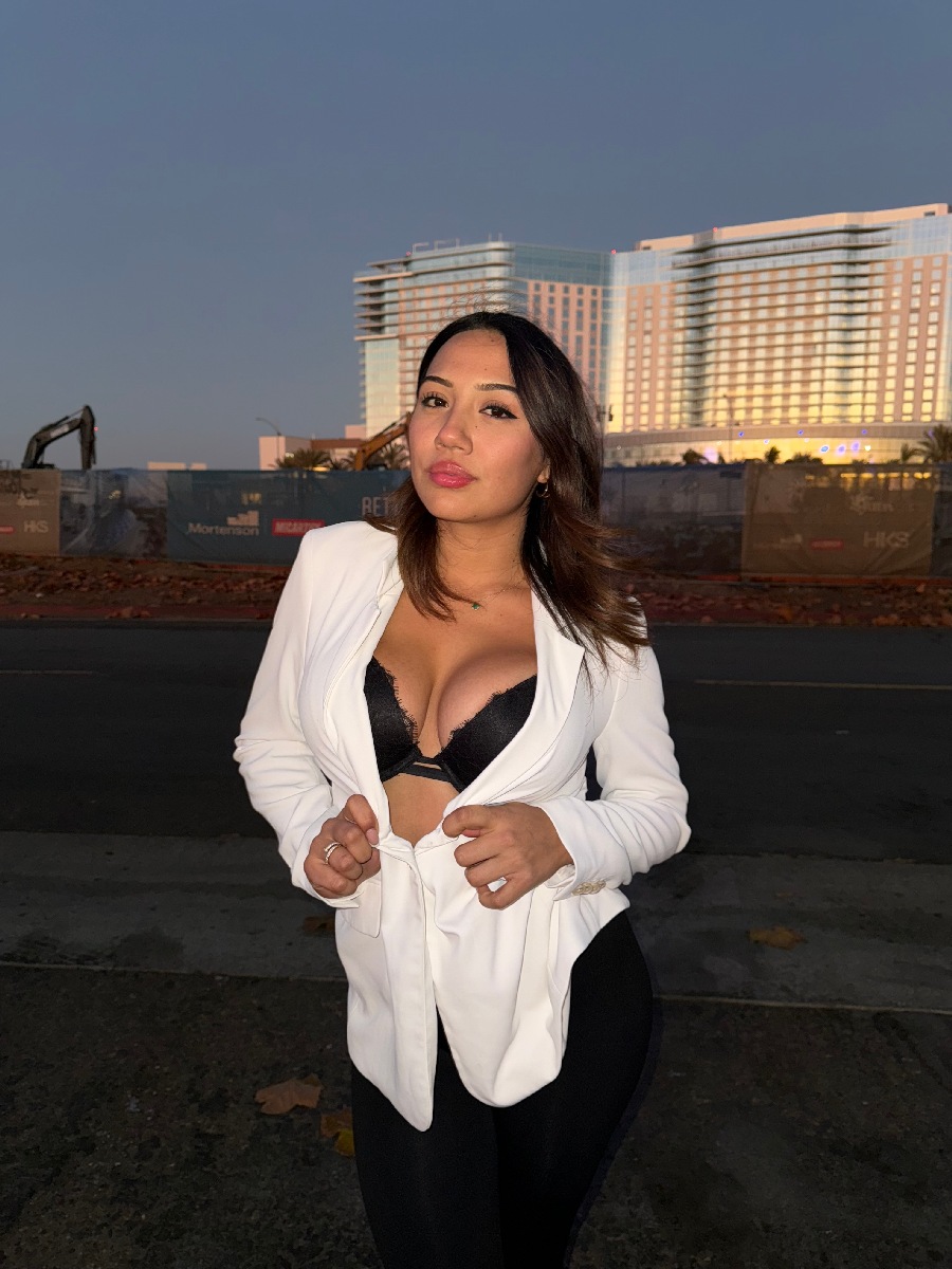 Take a pause and enjoy Ali Cruz — streaming from Amritsar