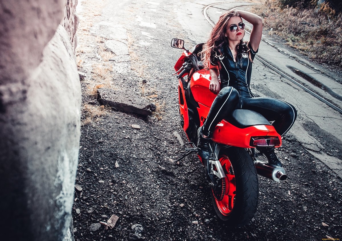 Blondes on a motorcycle in Amritsar