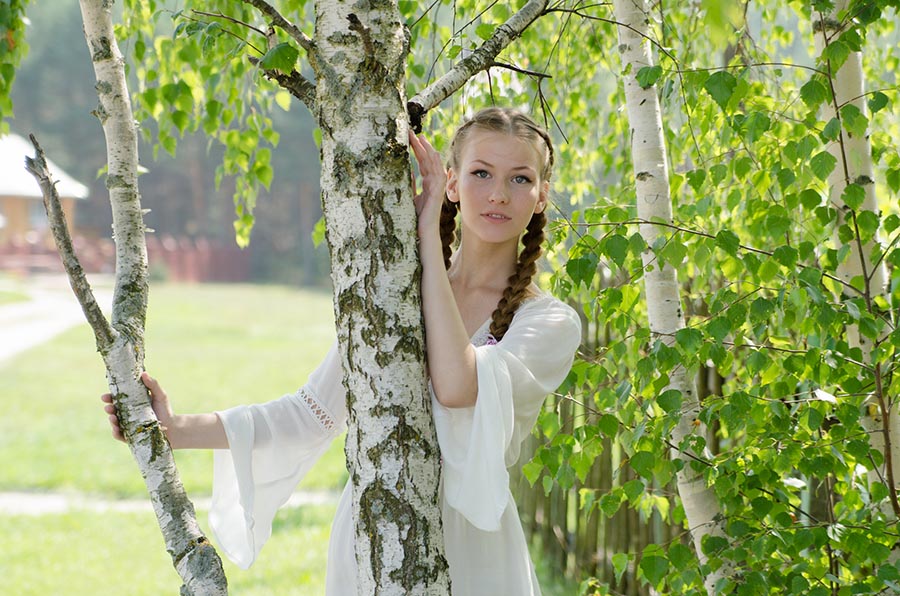 Women in Slavic costumes in Amritsar