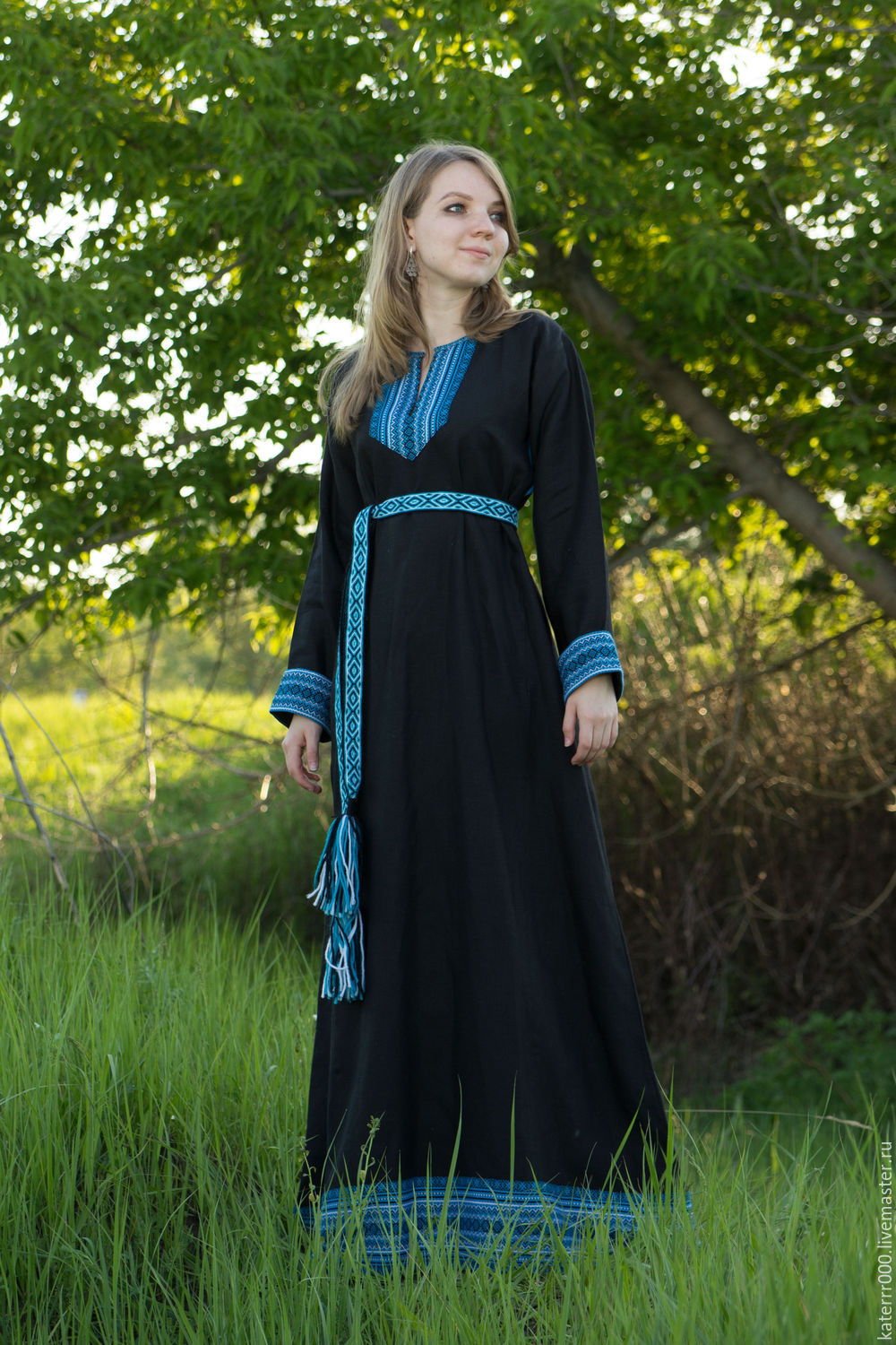 Women in Slavic costumes in Amritsar