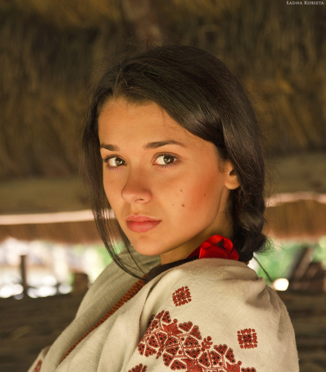 Girls in Slavic costumes in Amritsar